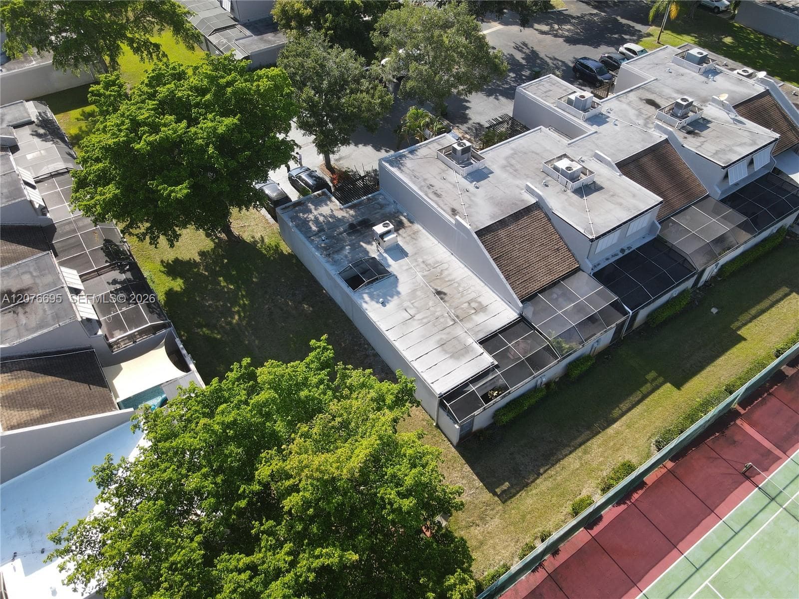 1541 NW 113th Ave, Pembroke Pines, FL 33026 photo 3