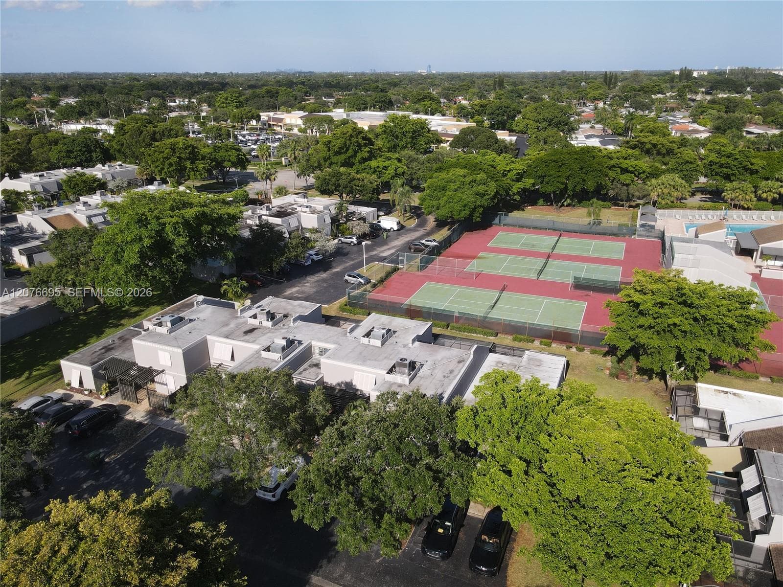 1541 NW 113th Ave, Pembroke Pines, FL 33026 photo 5