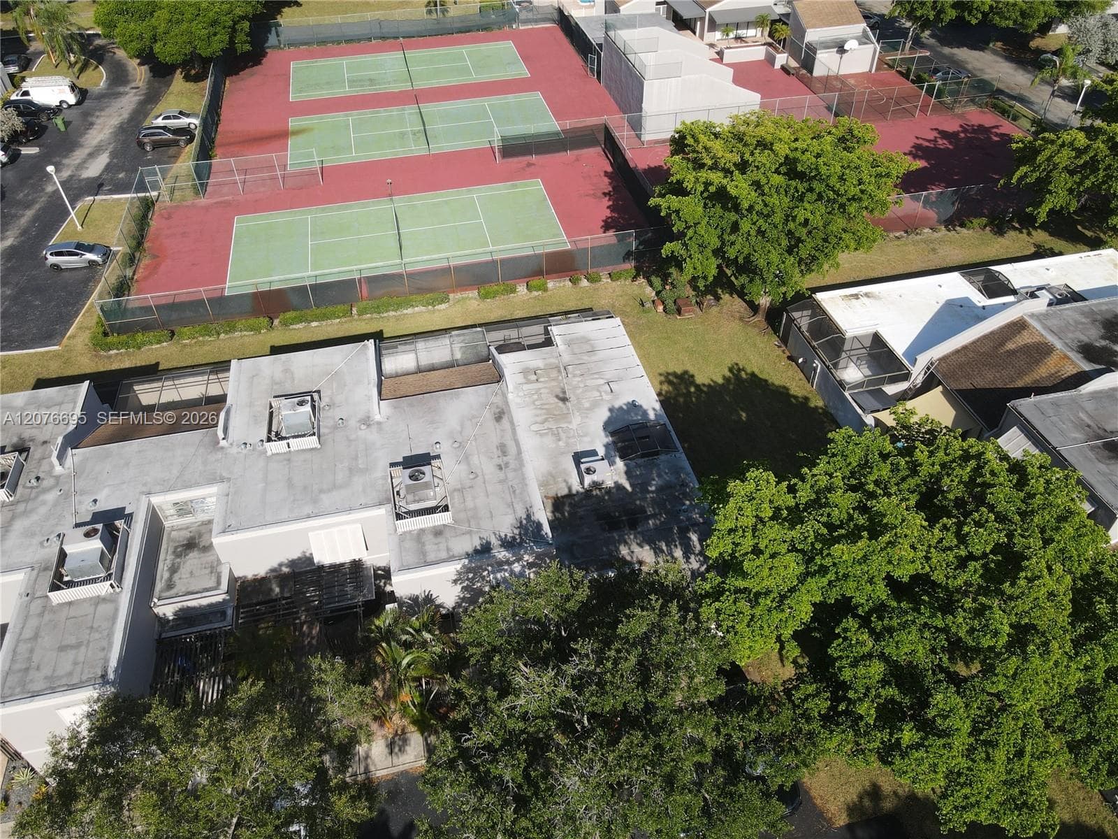 1541 NW 113th Ave, Pembroke Pines, FL 33026 photo 4