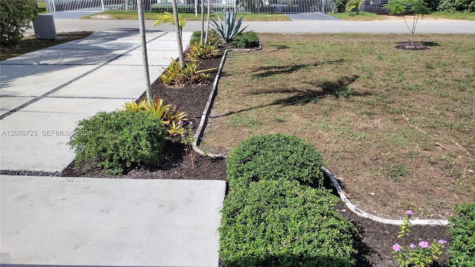 300 S Biscayne River Dr, Miami, FL 33169 photo 3