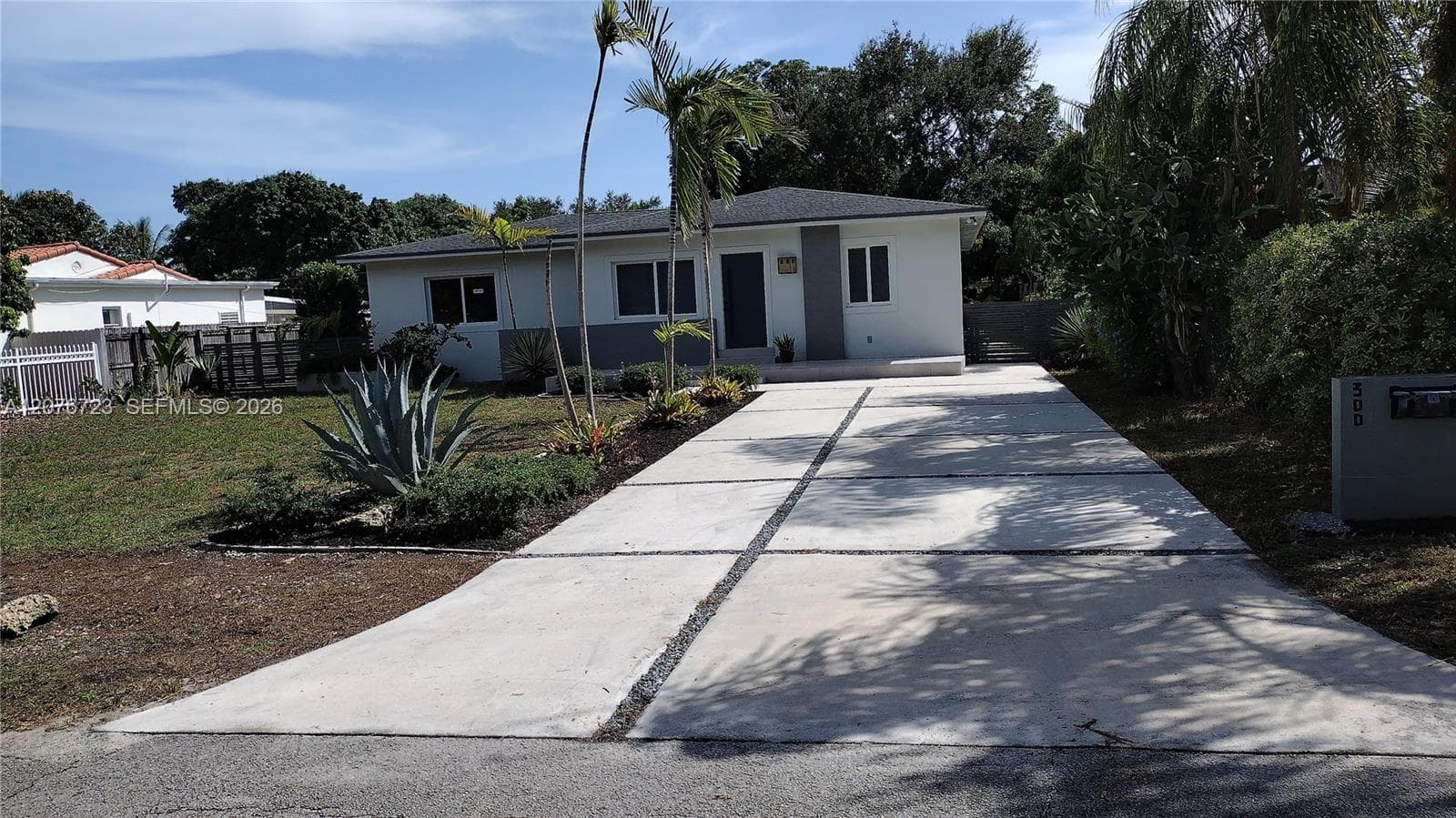 300 S Biscayne River Dr, Miami, FL 33169 photo 4