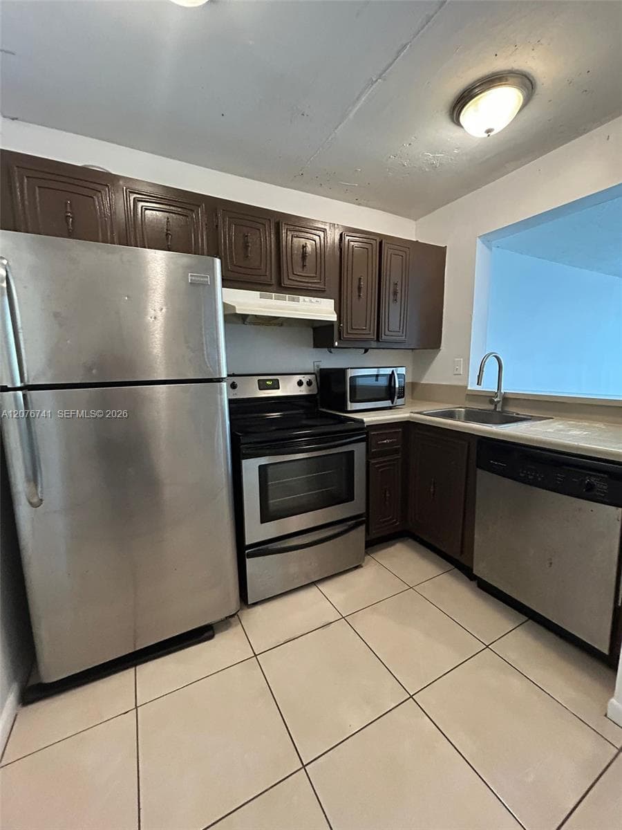 496 NW 165th St Rd # D-310, Miami, FL 33169 photo 4