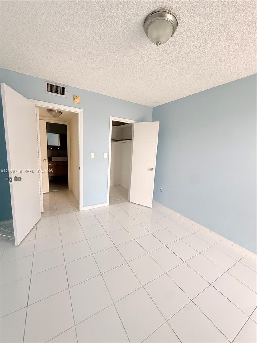 17560 Atlantic Blvd # 503, Sunny Isles Beach, FL 33160 photo 2