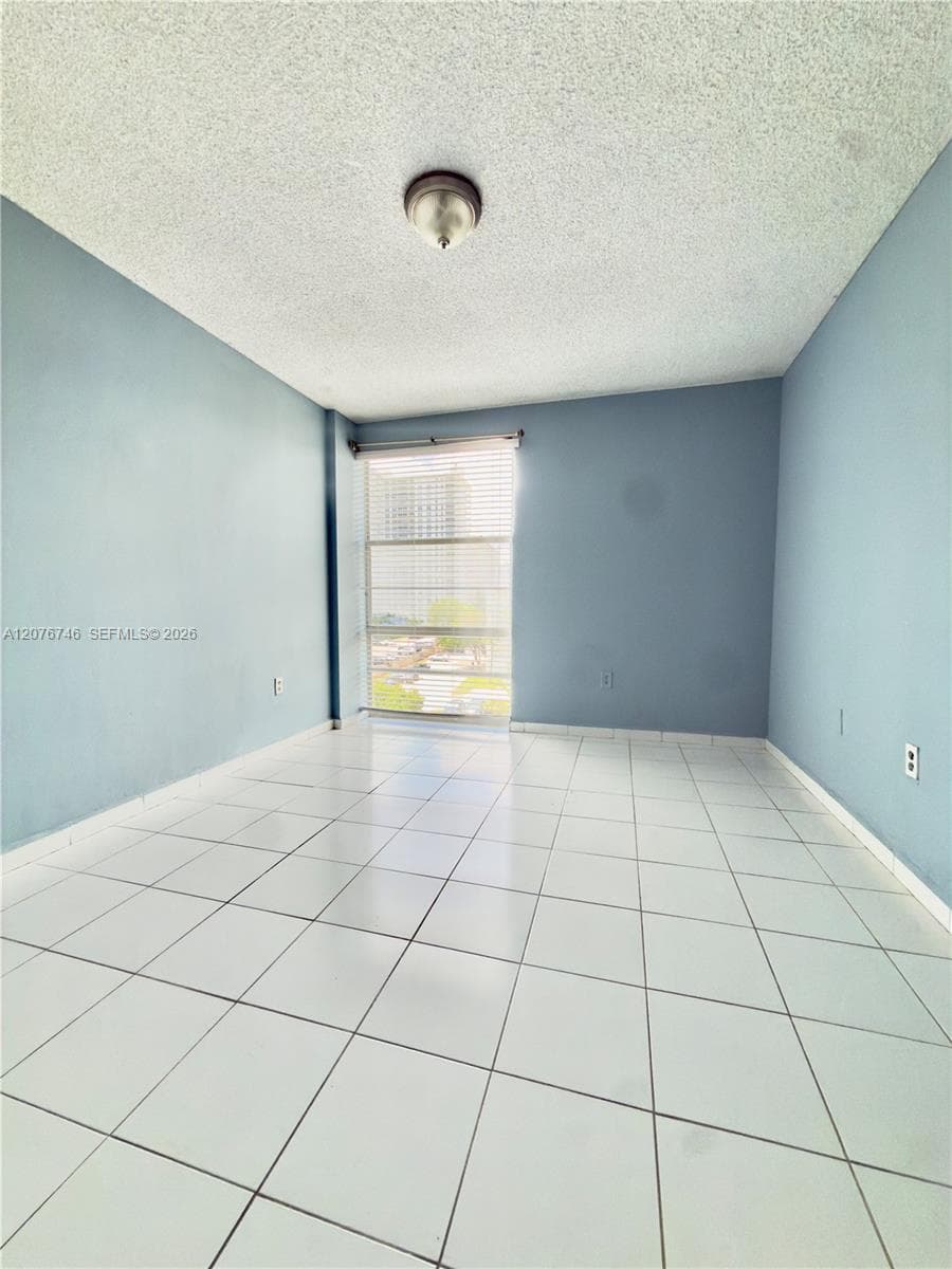 17560 Atlantic Blvd # 503, Sunny Isles Beach, FL 33160 photo 3