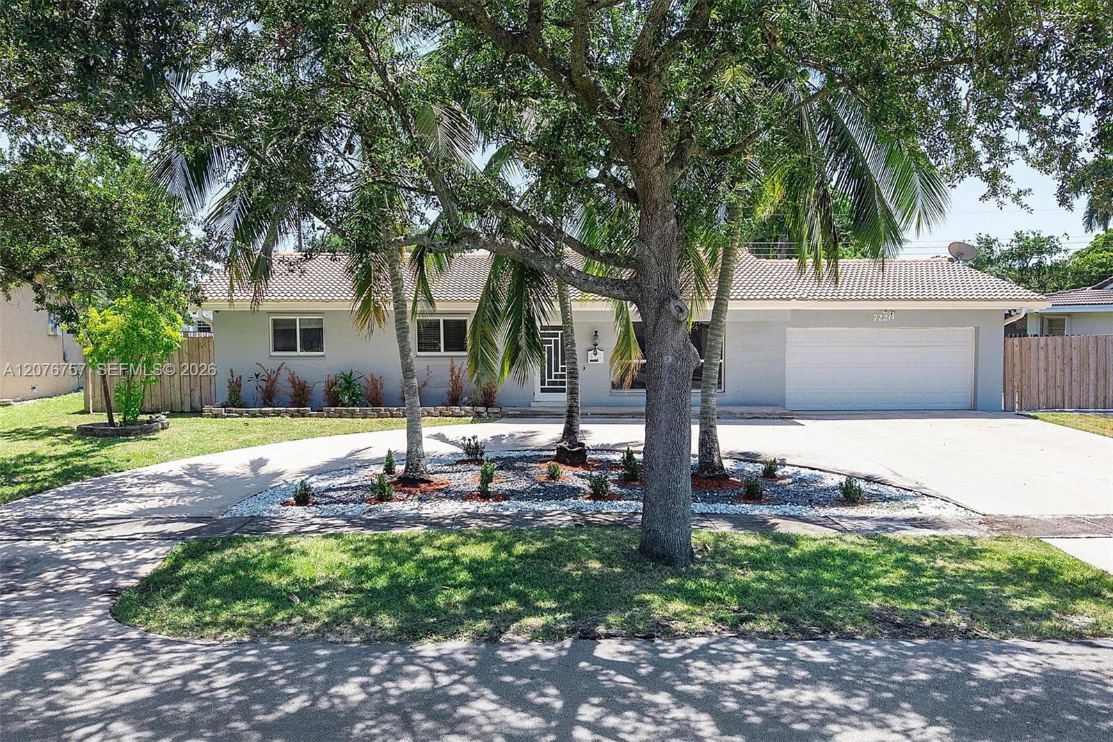 7220 NW 10th Pl, Plantation, FL 33313 photo 2