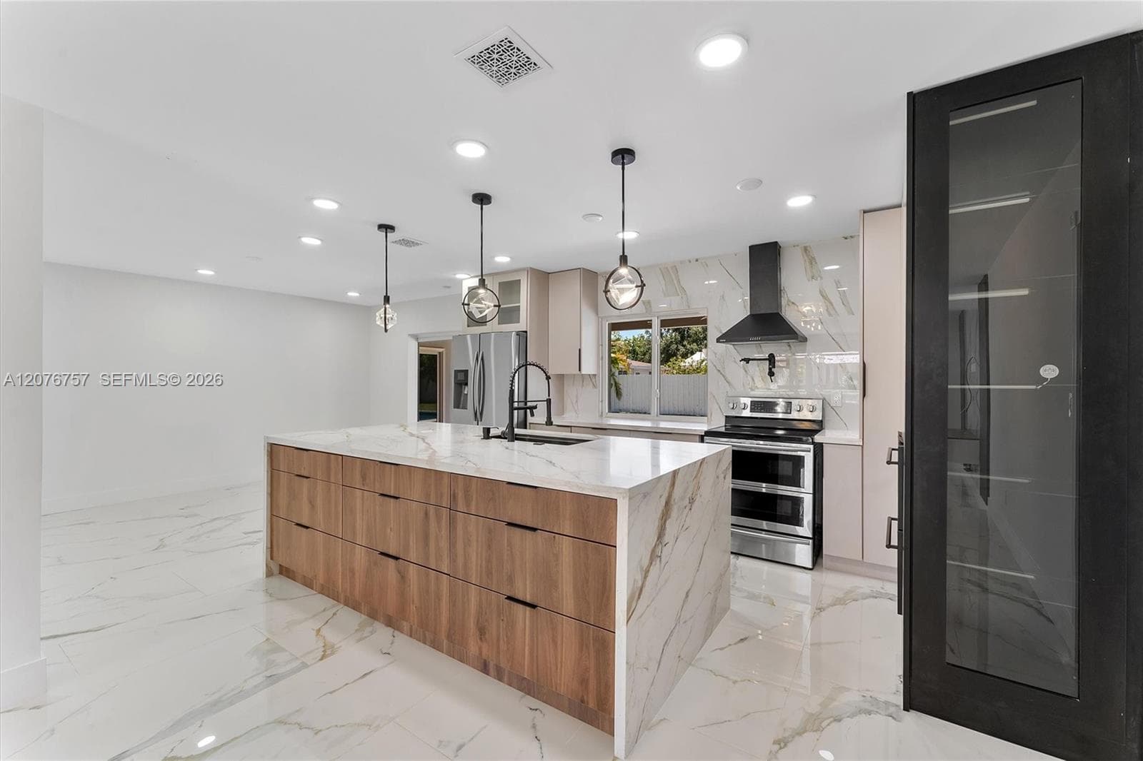 7220 NW 10th Pl, Plantation, FL 33313 photo 4