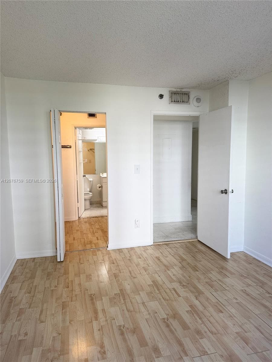 770 CLAUGHTON ISLAND DR # 601, Miami, FL 33131 photo 5