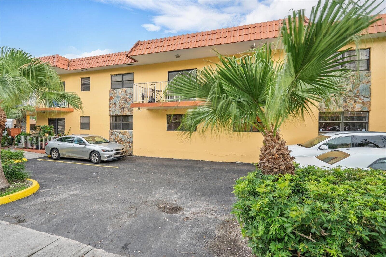 3522 NE 166TH Street # 6, North Miami Beach, FL 33160 photo 2
