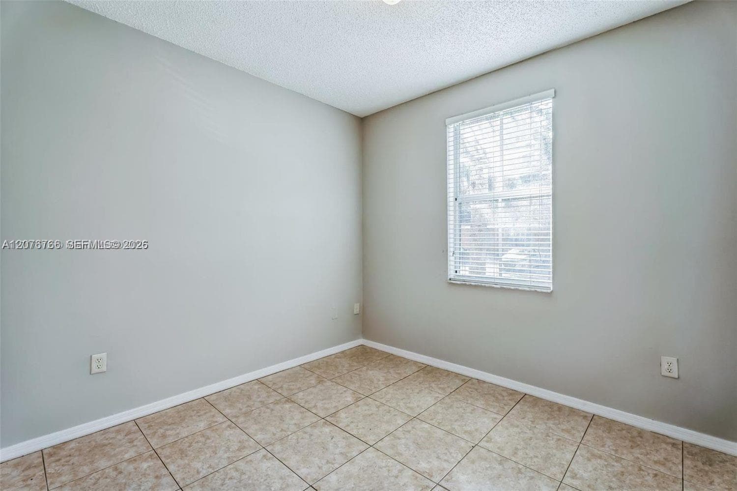 4240 NE 9th St, Homestead, FL 33033 photo 3