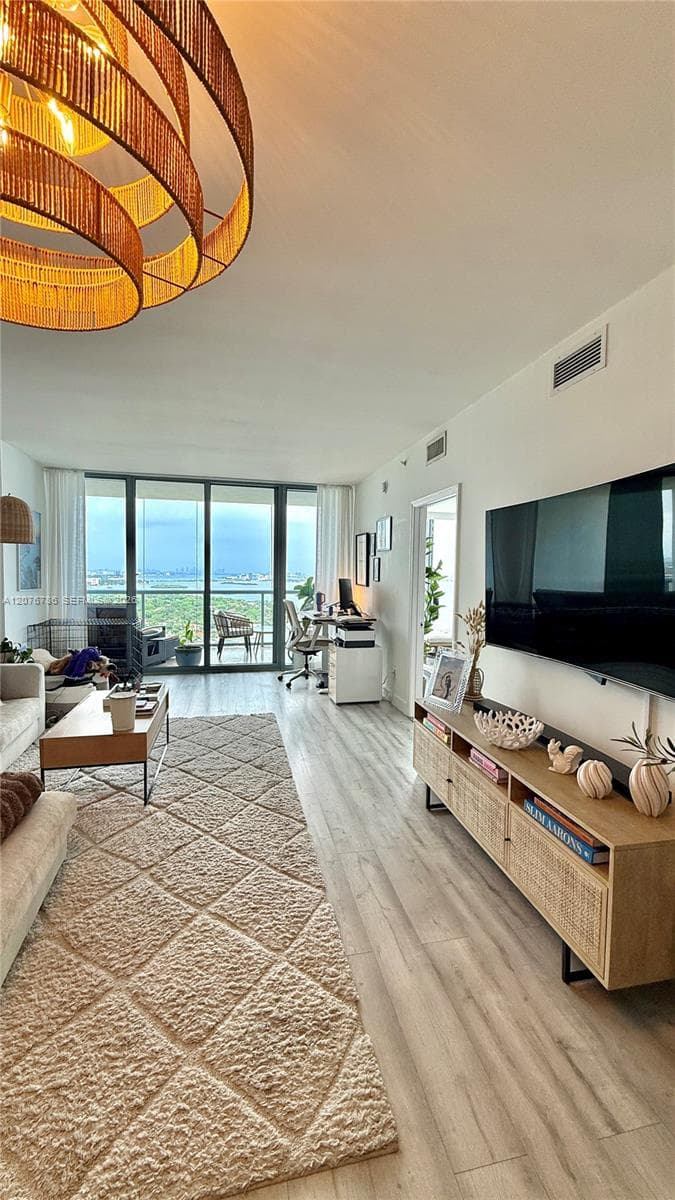 601 NE 36th St # 3309, Miami, FL 33137 photo 3