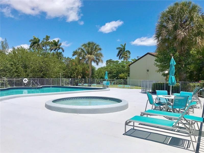 19424 NE 26th Avenue # 131B, Miami, FL 33180 photo 2