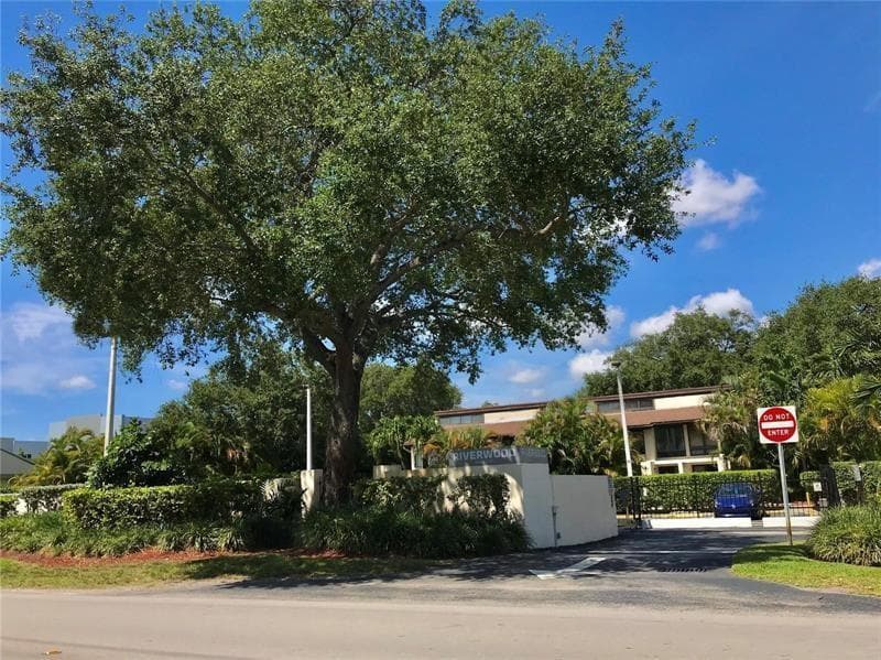19424 NE 26th Avenue # 131B, Miami, FL 33180 photo 3