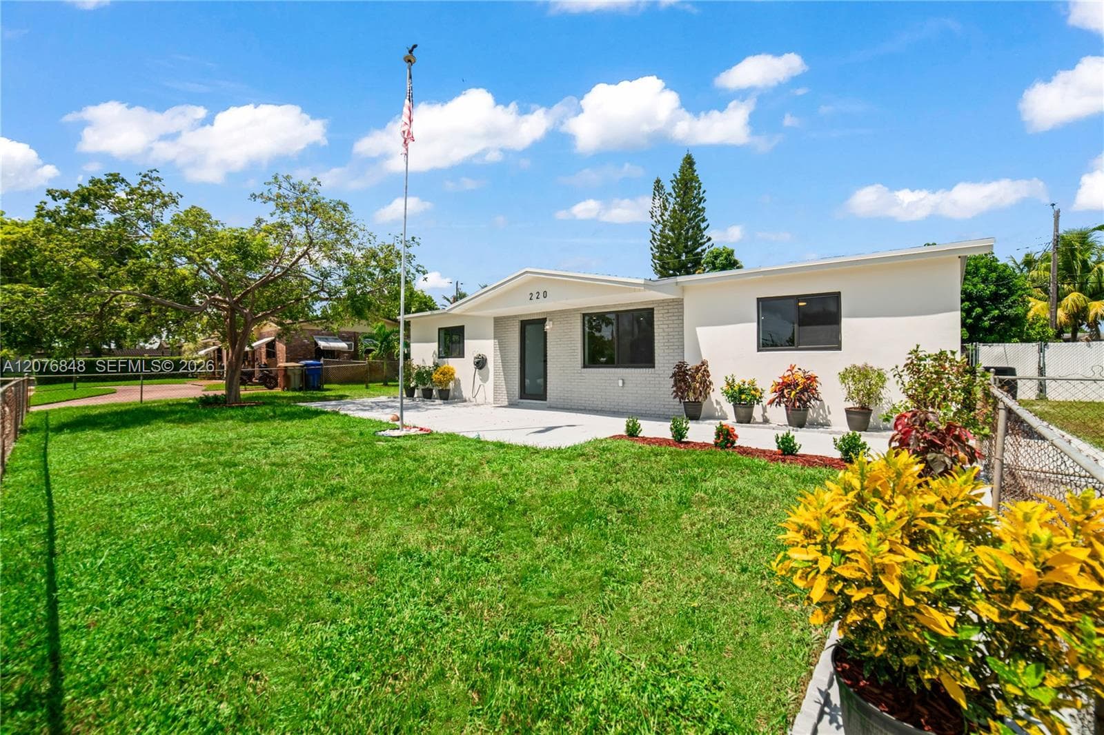 220 N 69th Ter, Hollywood, FL 33024 photo 3