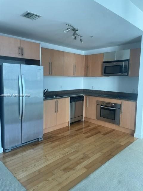 300 S Biscayne Blvd # T-2303, Miami, FL 33131 photo 2