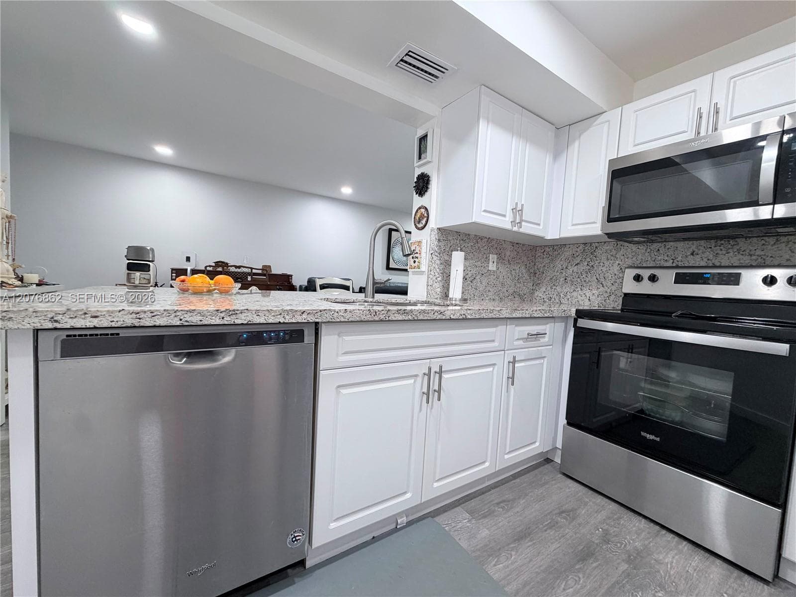 9731 Fontainebleau Blvd # F108, Miami, FL 33172 photo 3