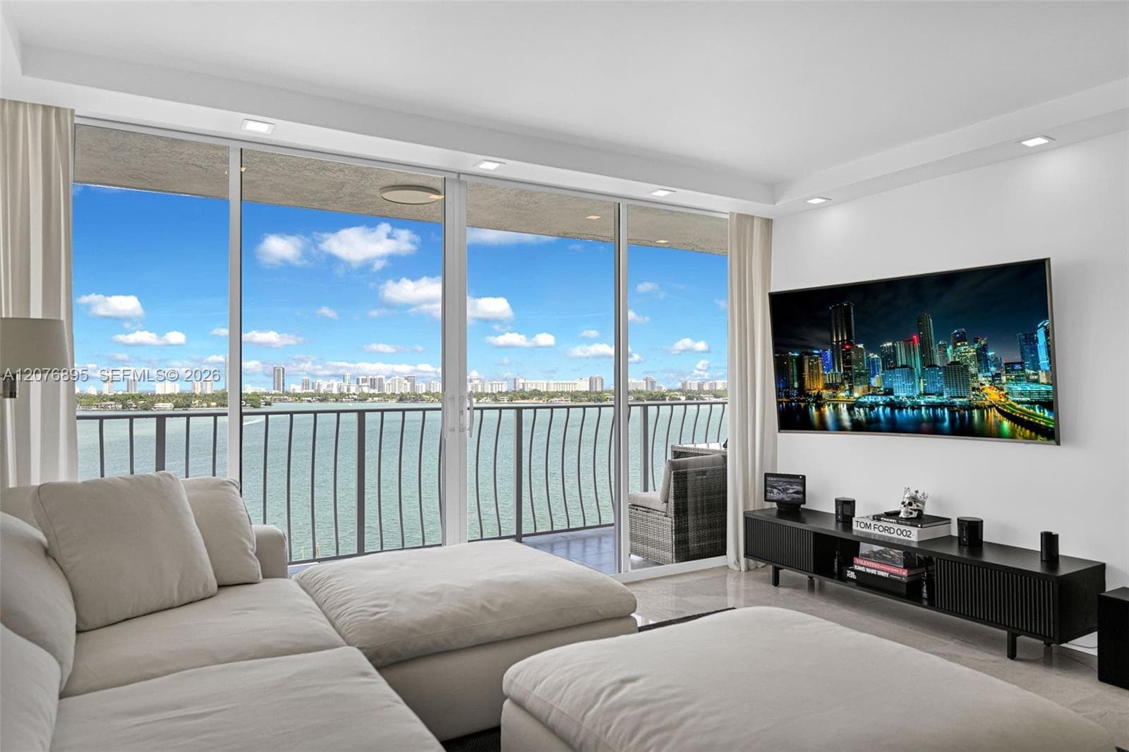 7601 E Treasure Dr # 1419, North Bay Village, FL 33141