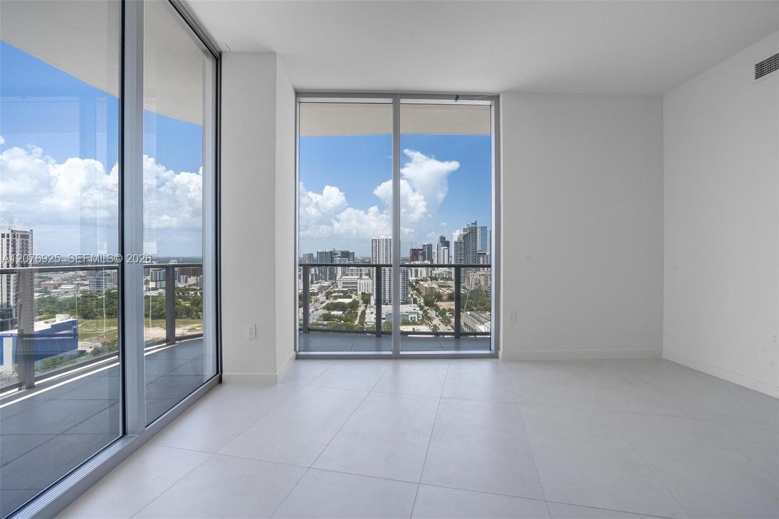 1400 Biscayne Blvd # 2507, Miami, FL 33132 photo 2