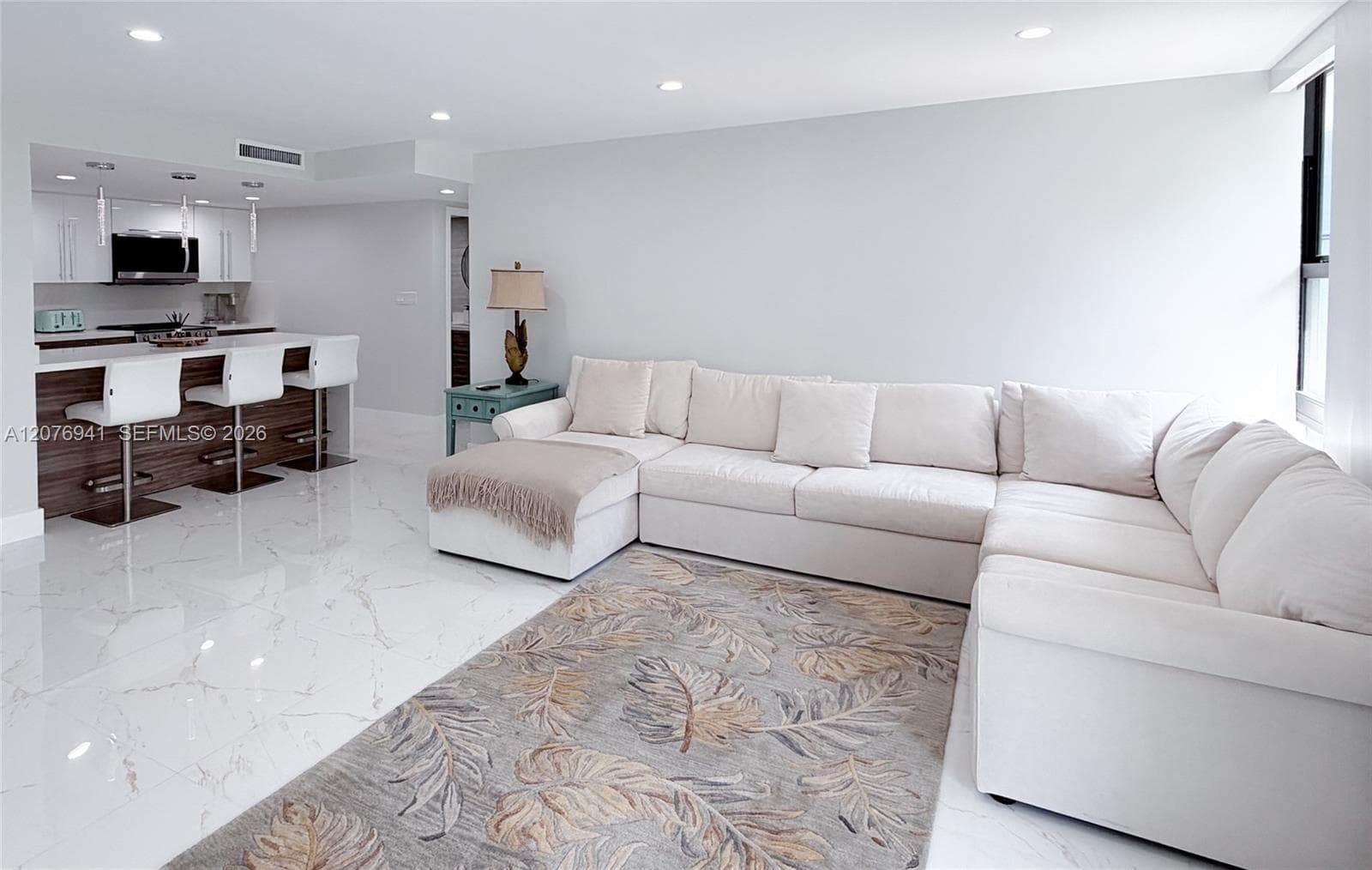 1800 Collins Ave # 3H, Miami Beach, FL 33139 photo 2