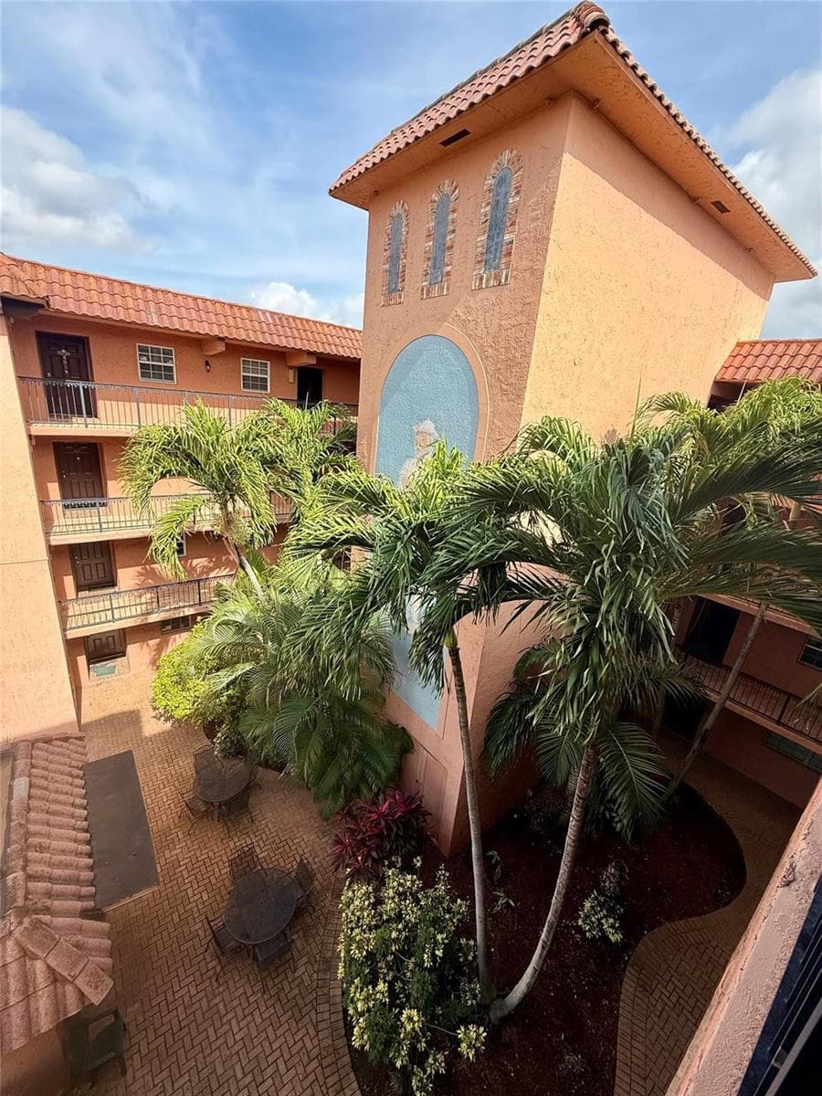 610 Tennis Club Drive # 408, Fort Lauderdale, FL 33311 photo 2