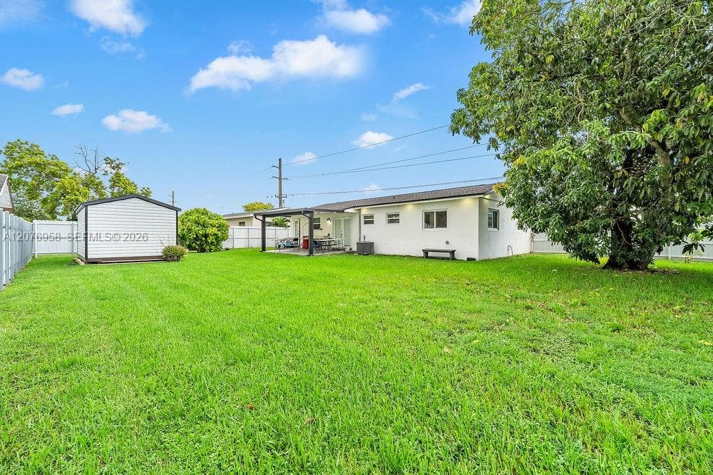 20400 NW 38th Ct, Miami Gardens, FL 33055 photo 2