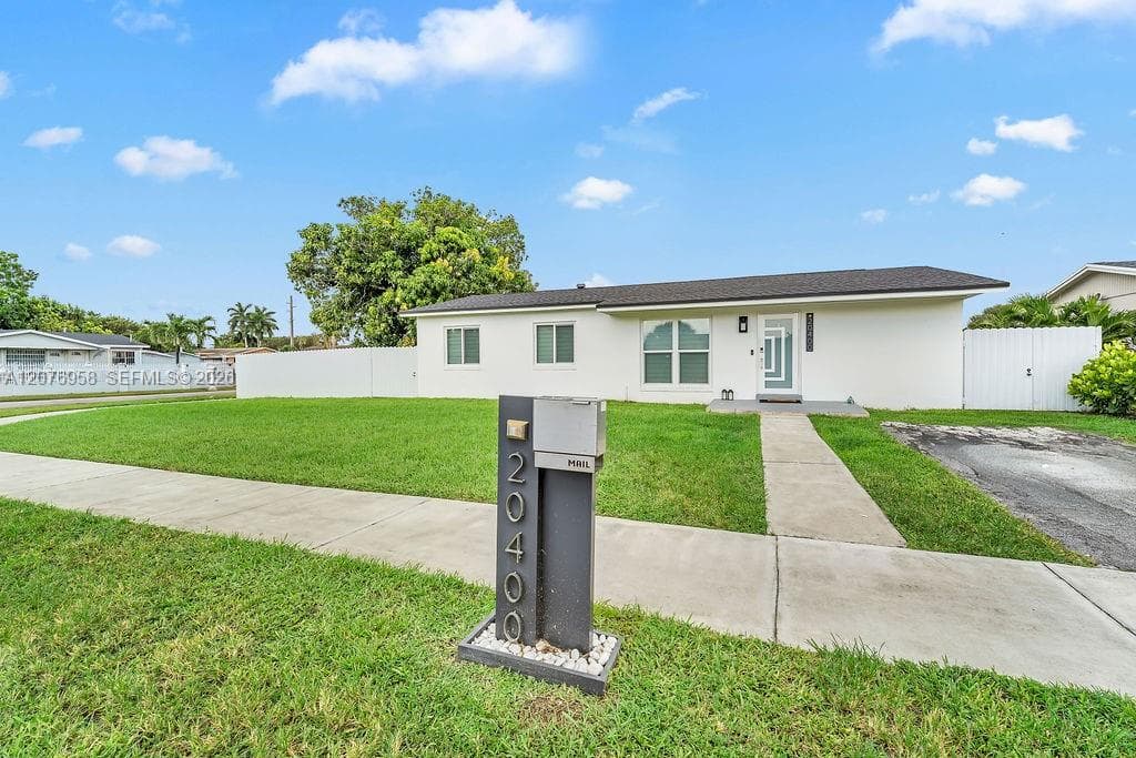 20400 NW 38th Ct, Miami Gardens, FL 33055