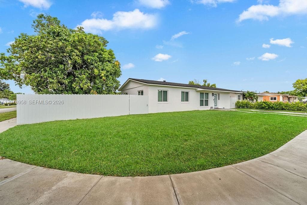 20400 NW 38th Ct, Miami Gardens, FL 33055 photo 4