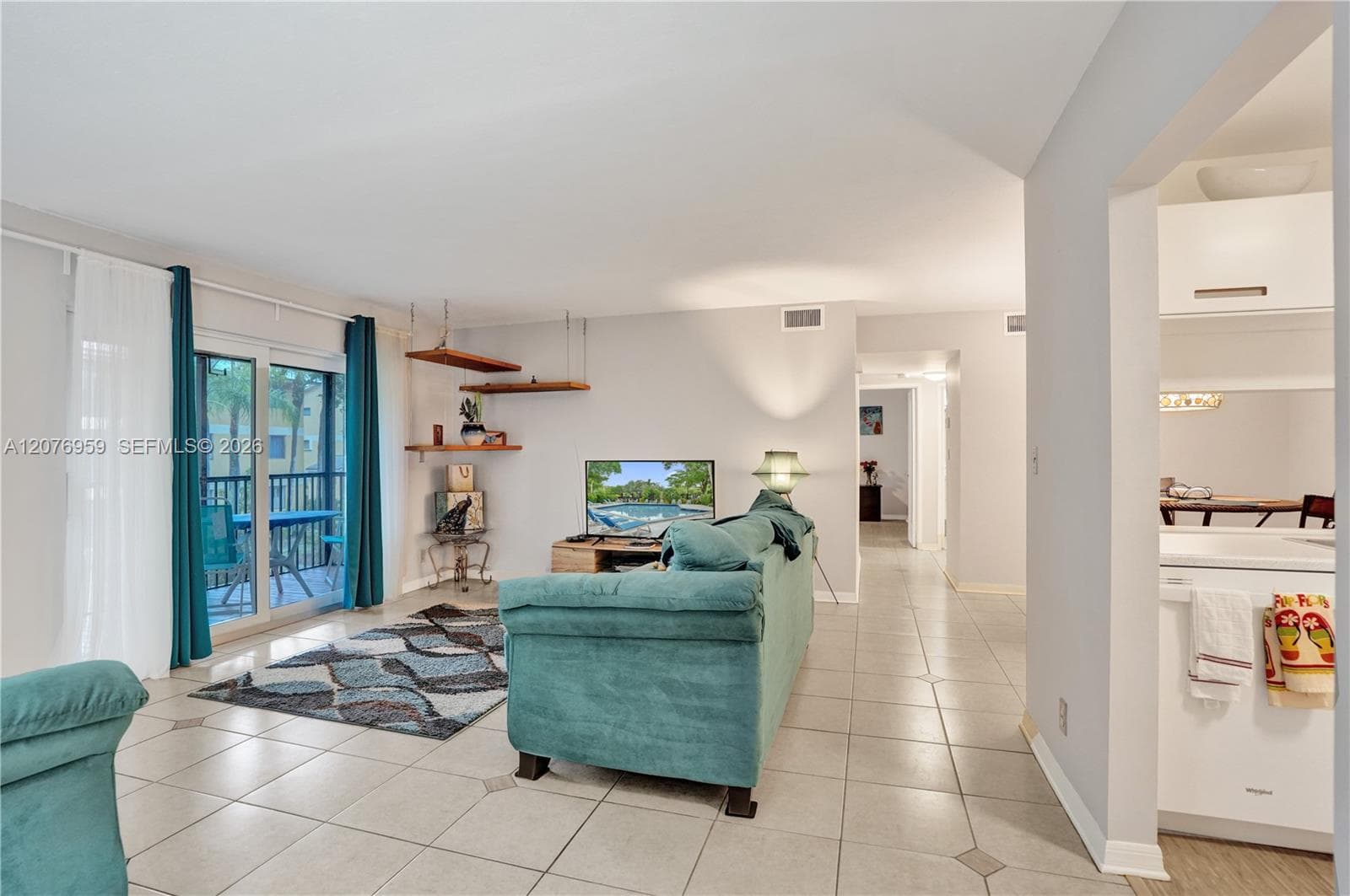 3017 N Oakland Forest Dr # 208, Oakland Park, FL 33309 photo 4