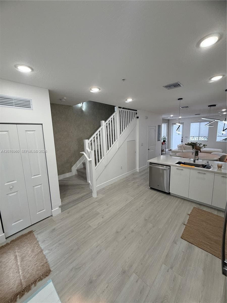 10300 NW 66th St, Doral, FL 33178 photo 5