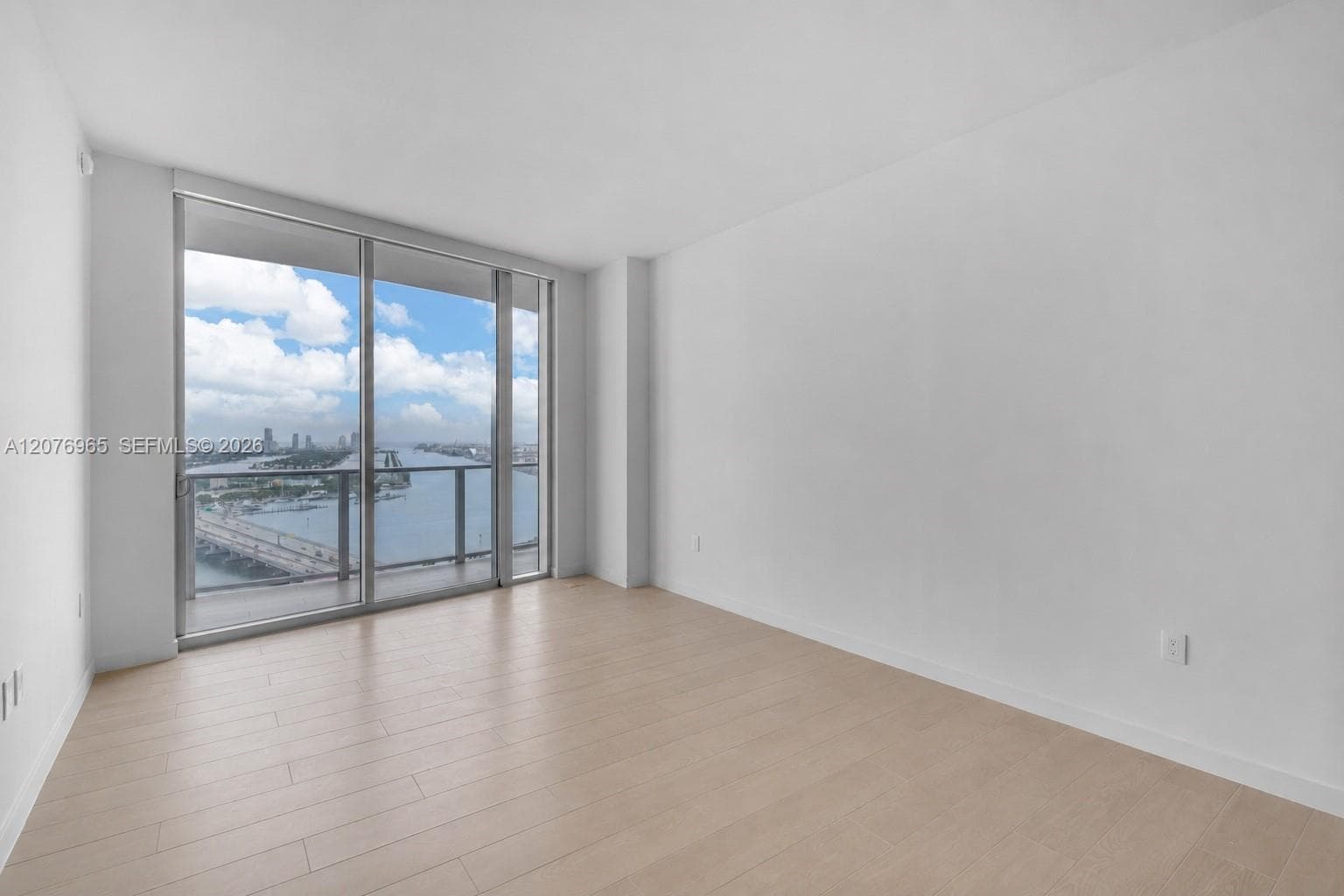 1400 Biscayne Blvd # 2305, Miami, FL 33132 photo 4