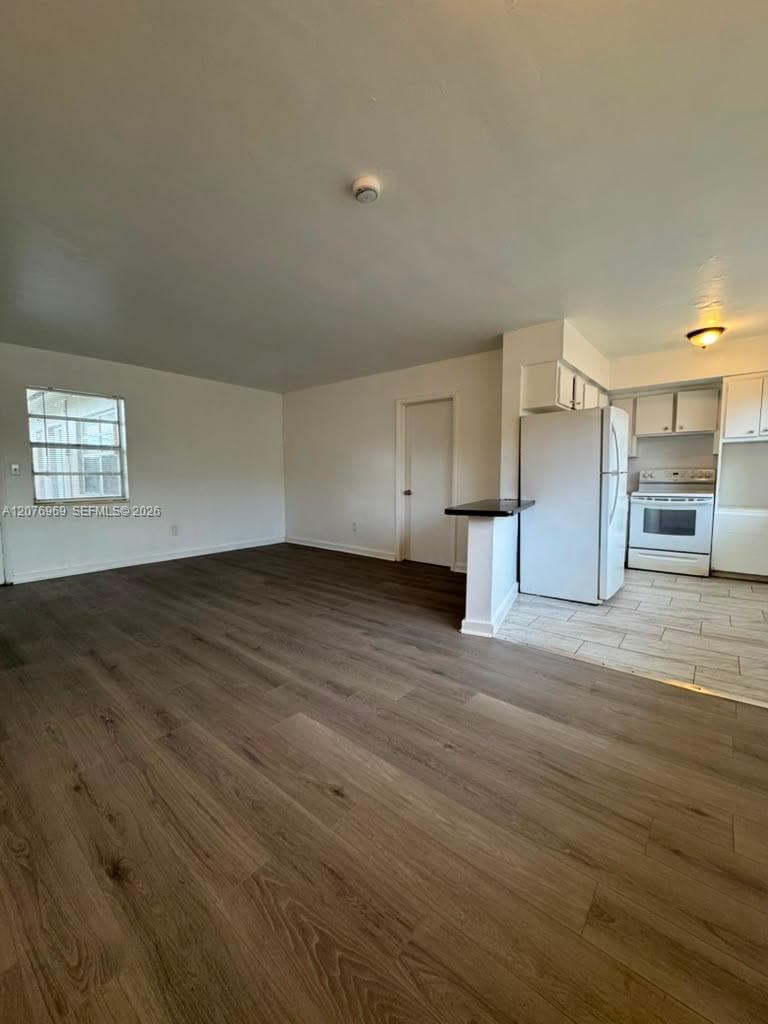 17031 NE 21st Ave # 16, North Miami Beach, FL 33162 photo 2