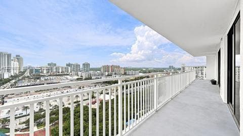 210 174 St # 2401, Sunny Isles Beach, FL 33160 photo 3
