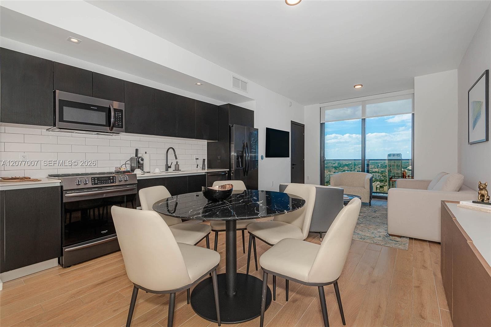 398 NE 5TH # 4118, Miami, FL 33132 photo 2
