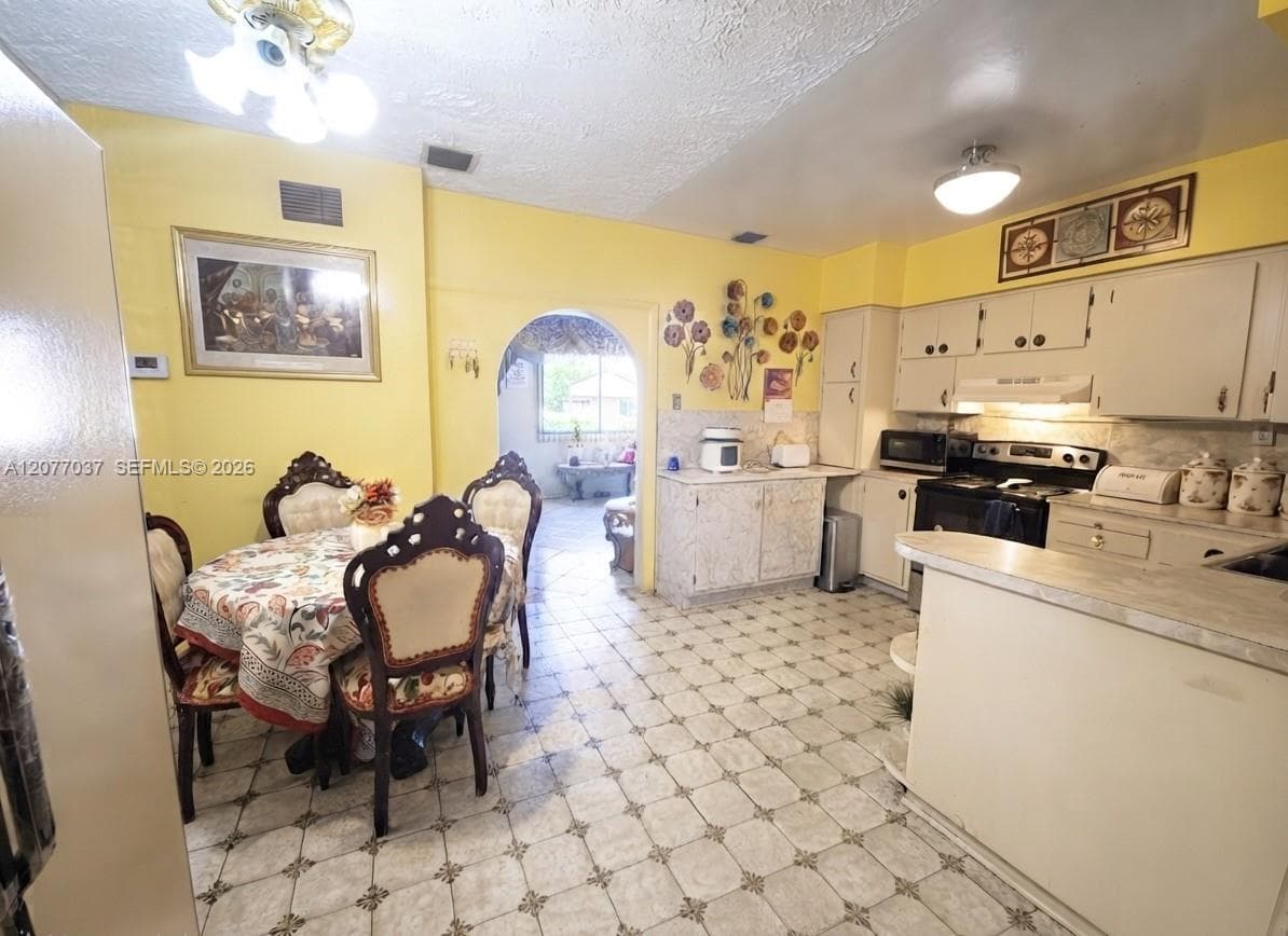 8210 NW 34th Ave, Miami, FL 33147 photo 5