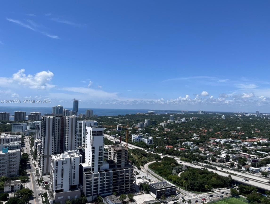 185 SW 7th St # 3702, Miami, FL 33130