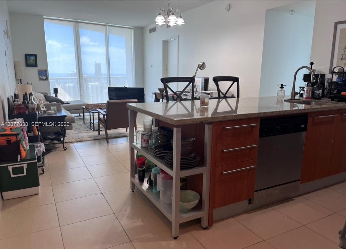 185 SW 7th St # 3702, Miami, FL 33130 photo 5