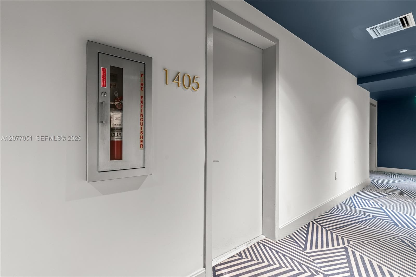 45 SW 9th St # 1405, Miami, FL 33130 photo 3