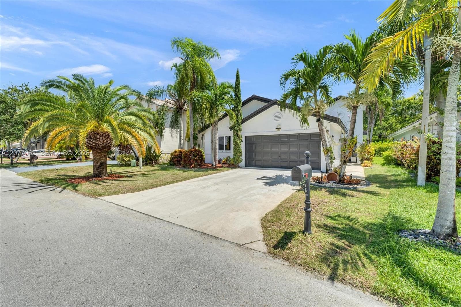 631 SW 176th Ave, Pembroke Pines, FL 33029 photo 2