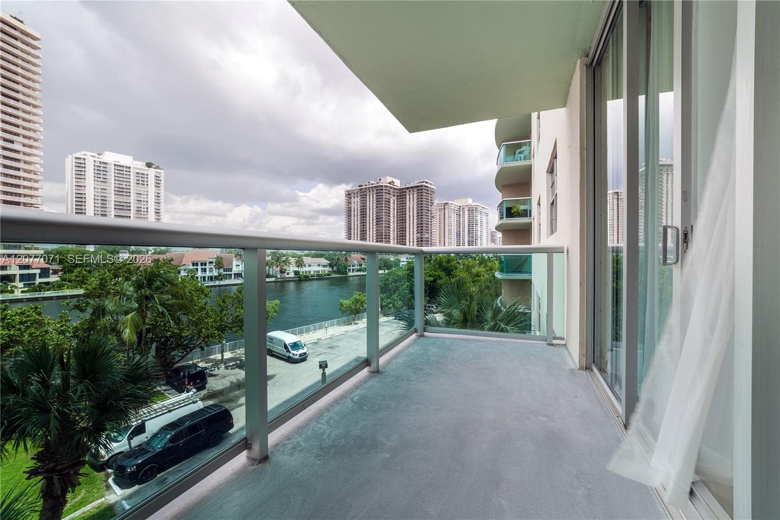 19390 Collins Ave # 419, Sunny Isles Beach, FL 33160 photo 2
