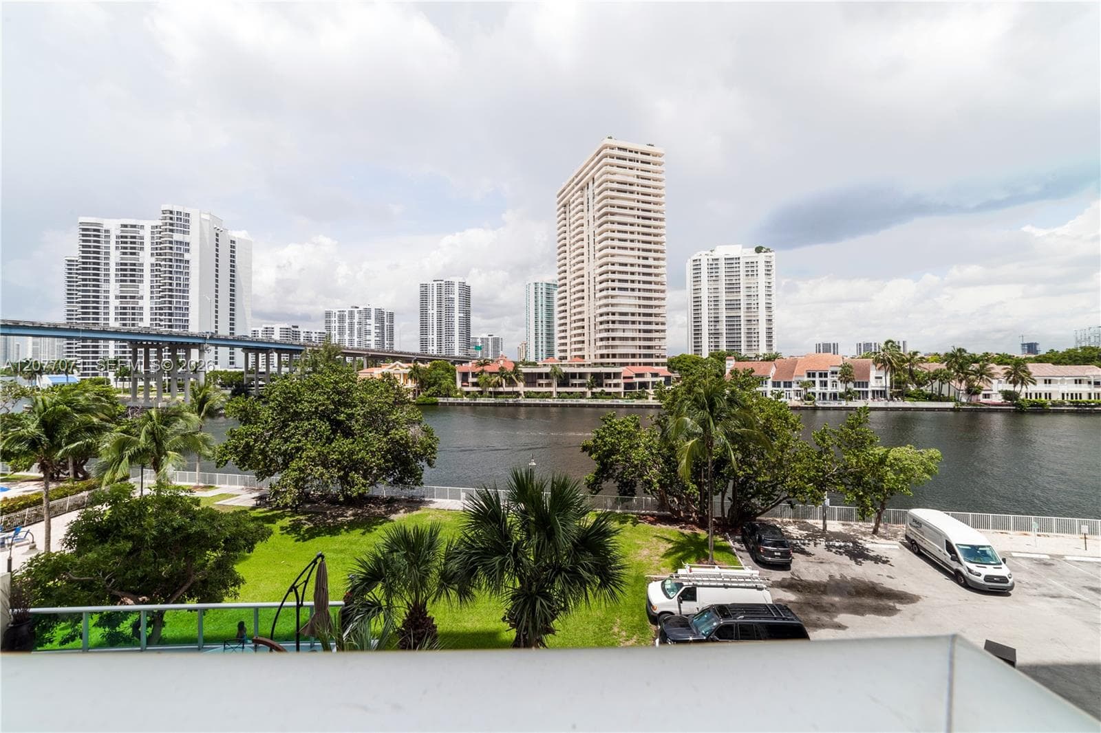 19390 Collins Ave # 419, Sunny Isles Beach, FL 33160 photo 5