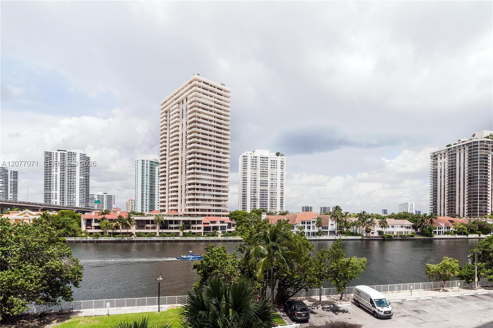 19390 Collins Ave # 419, Sunny Isles Beach, FL 33160 photo 4
