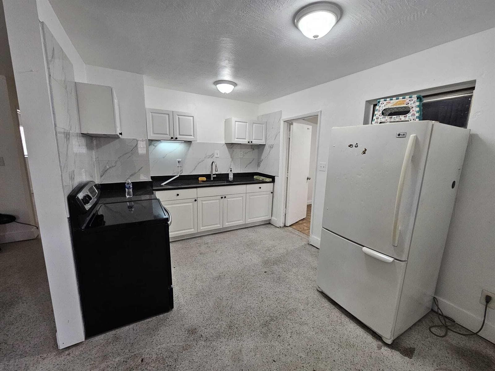 2740 NW 2ND Street, Pompano Beach, FL 33069 photo 2