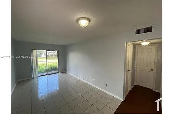 3380 NW 30th St # 24, Lauderdale Lakes, FL 33311 photo 2