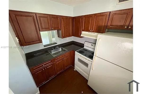 3380 NW 30th St # 24, Lauderdale Lakes, FL 33311 photo 4