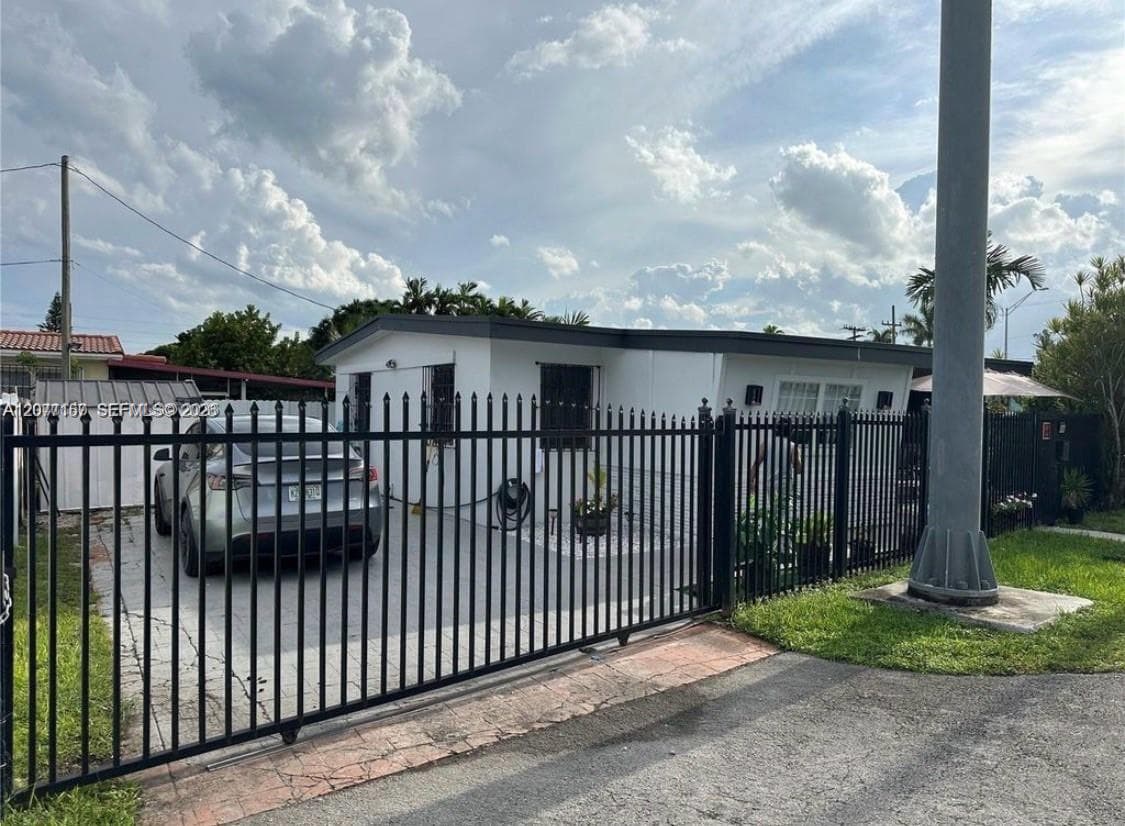 6060 NW 7th St, Miami, FL 33126 photo 4