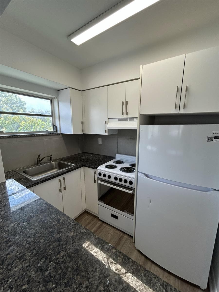 749 SE 15th Street # 7, Fort Lauderdale, FL 33316 photo 3