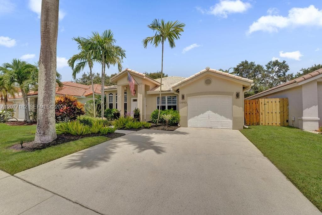 13993 N Cypress Cove Cir, Davie, FL 33325 photo 2