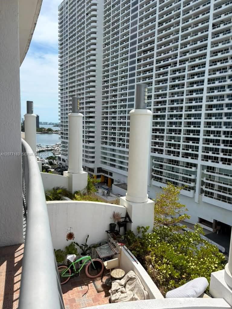 1750 N Bayshore Dr # 1216, Miami, FL 33132 photo 3