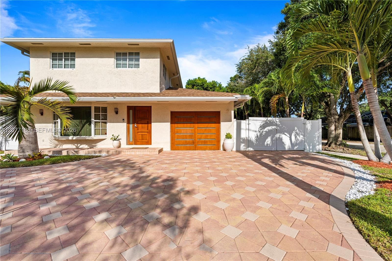 2801 N 38th Ave, Hollywood, FL 33021 photo 2