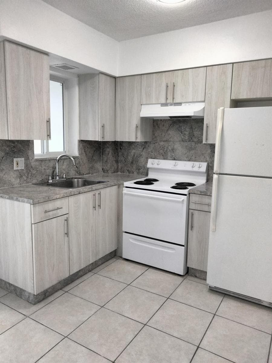 600 S Luna Court # 23, Hollywood, FL 33021 photo 3