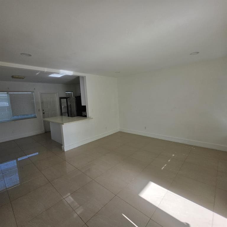 181 NE 168th Street # 2, North Miami Beach, FL 33162